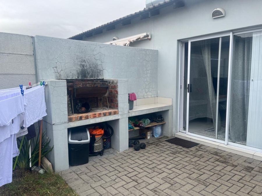 2 Bedroom Property for Sale in Parklands North Western Cape